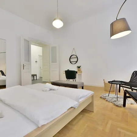 Central Newly Built Apartment, Aradi * 부다페스트