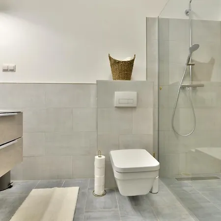아파트 Central Newly Built Apartment, Aradi