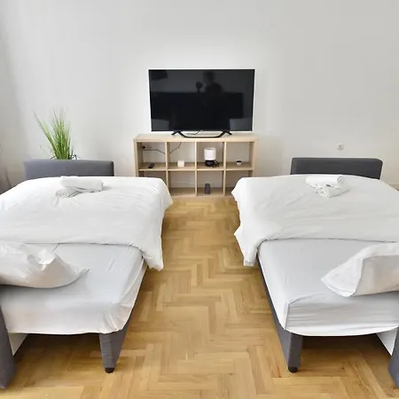 Central Newly Built Apartment, Aradi Budapest
